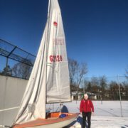 Trainer im Schnee