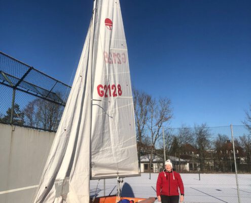 Trainer im Schnee